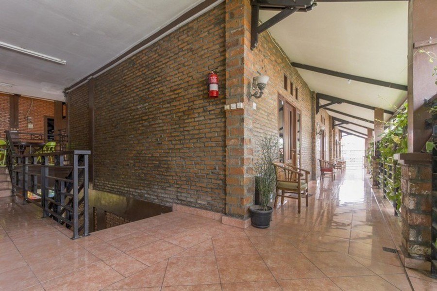 RedDoorz Plus @ Ampera Raya