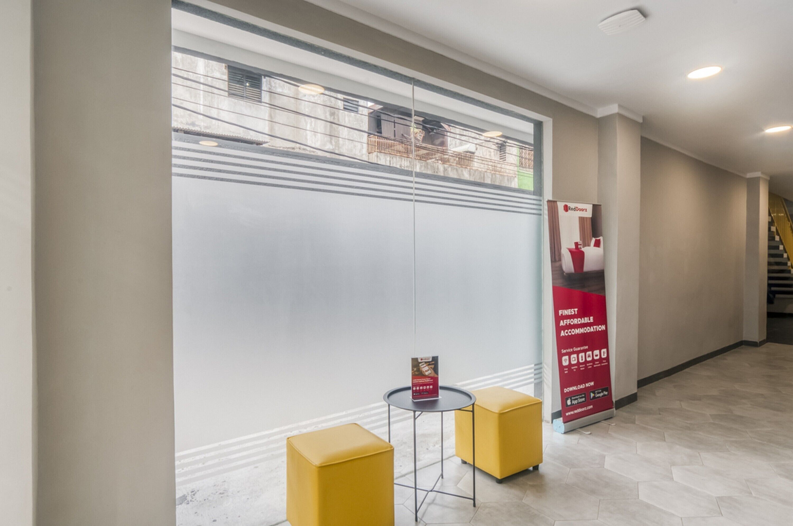 RedDoorz Plus @ Cideng Timur