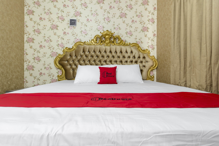 RedDoorz Plus @ Cipete Damai