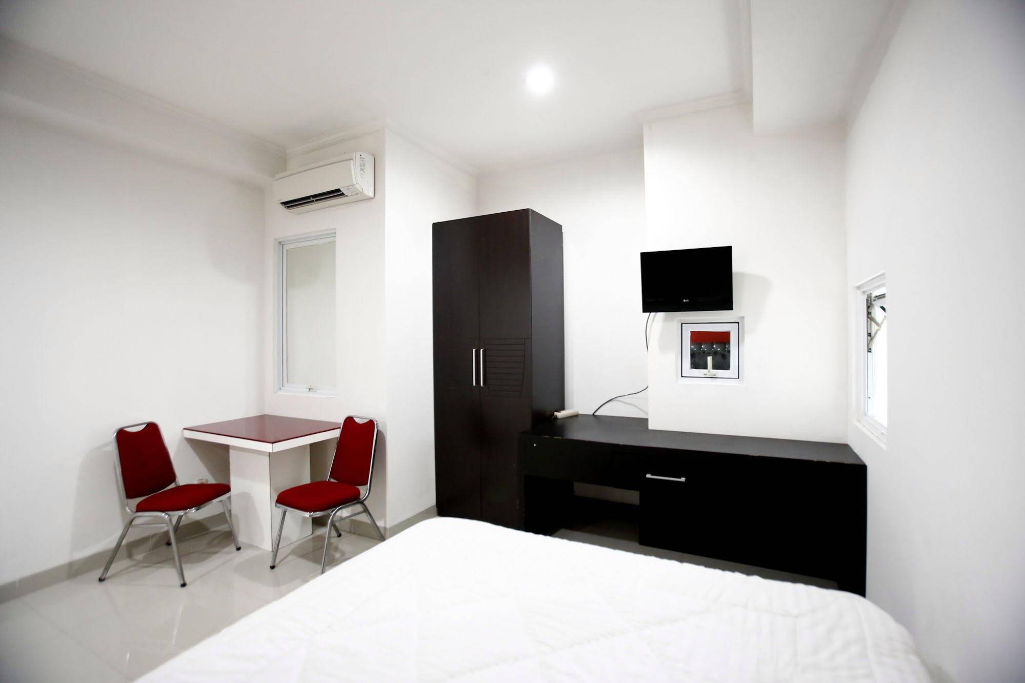 RedDoorz Plus @ Guntur Raya Setiabudi
