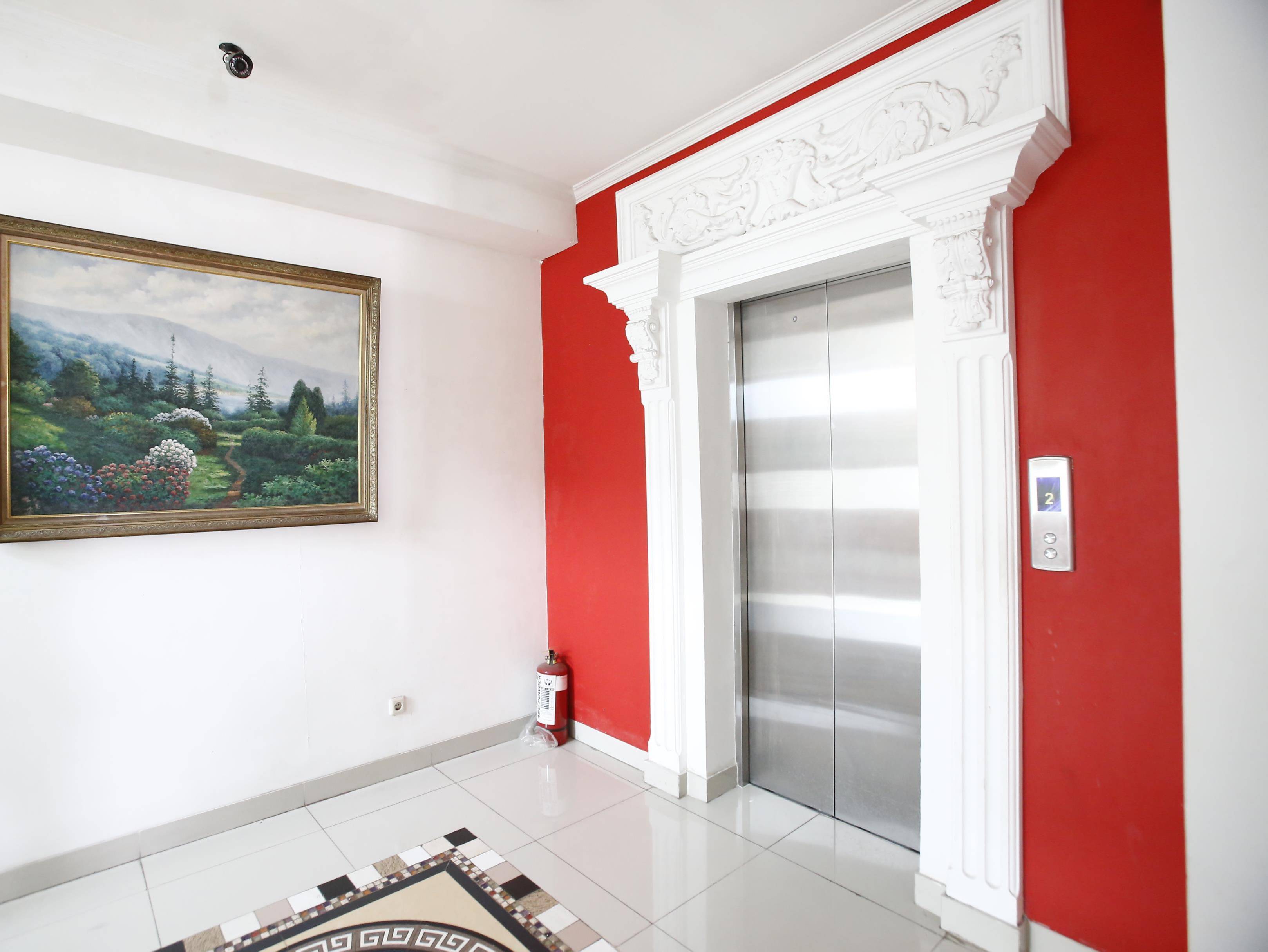 RedDoorz Plus @ Guntur Raya Setiabudi