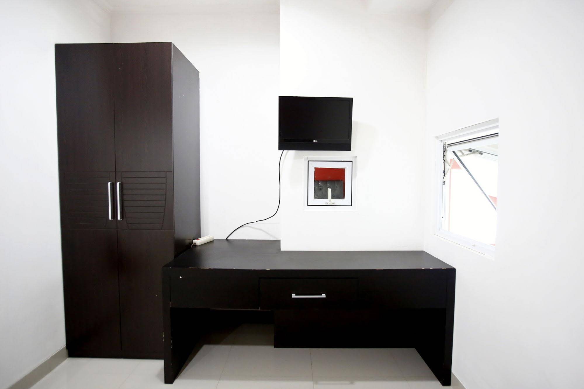 RedDoorz Plus @ Guntur Raya Setiabudi