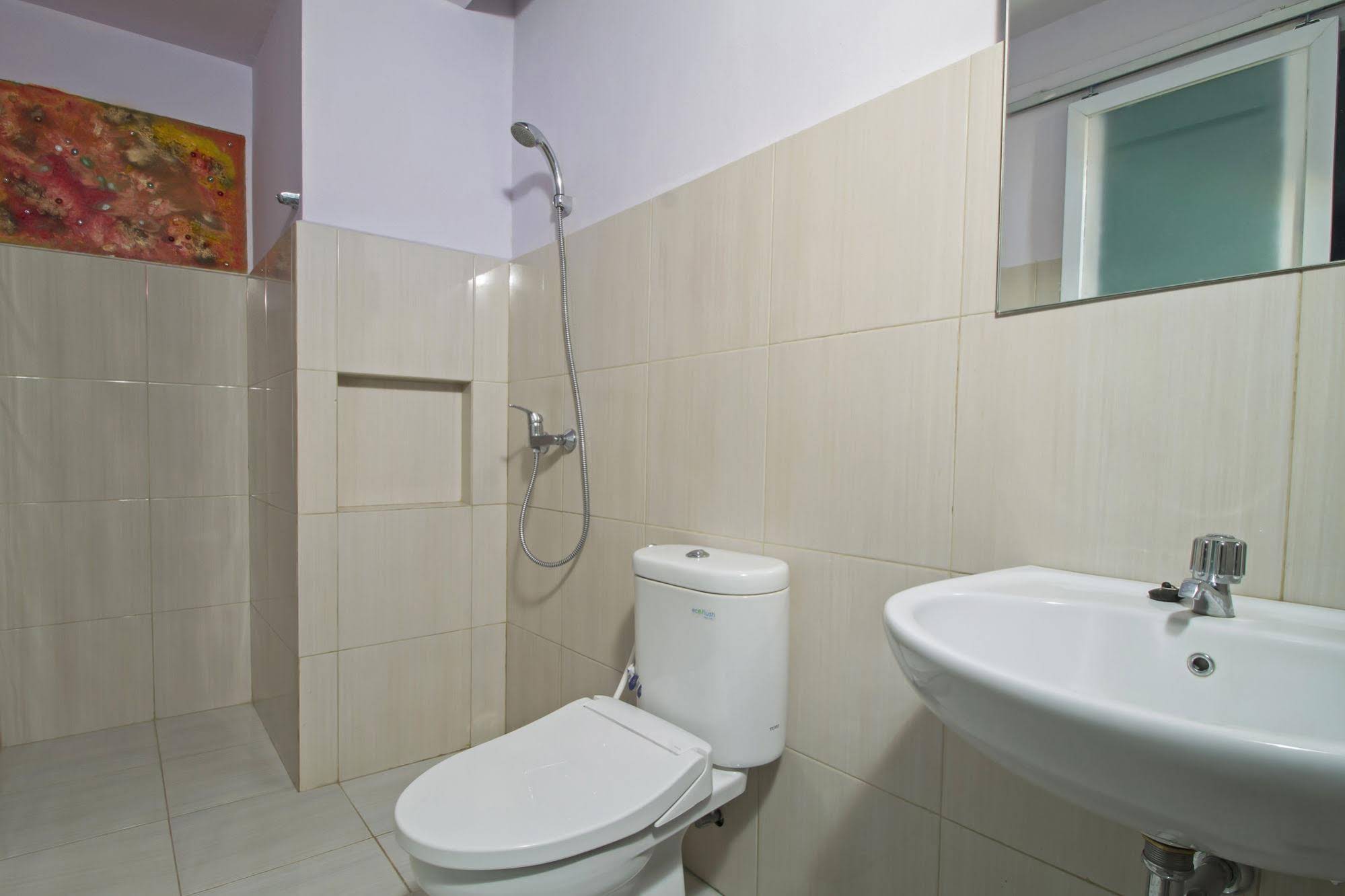 RedDoorz Plus @ Guntur Raya Setiabudi