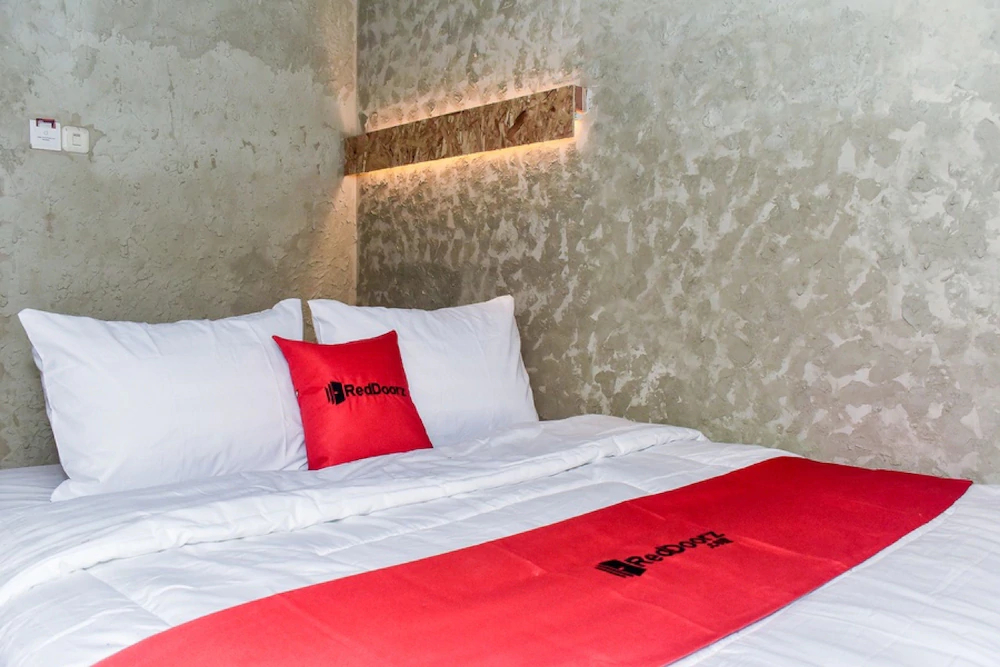 RedDoorz Plus @ Kemayoran