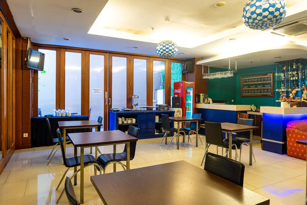 RedDoorz Plus Near Blok M Square