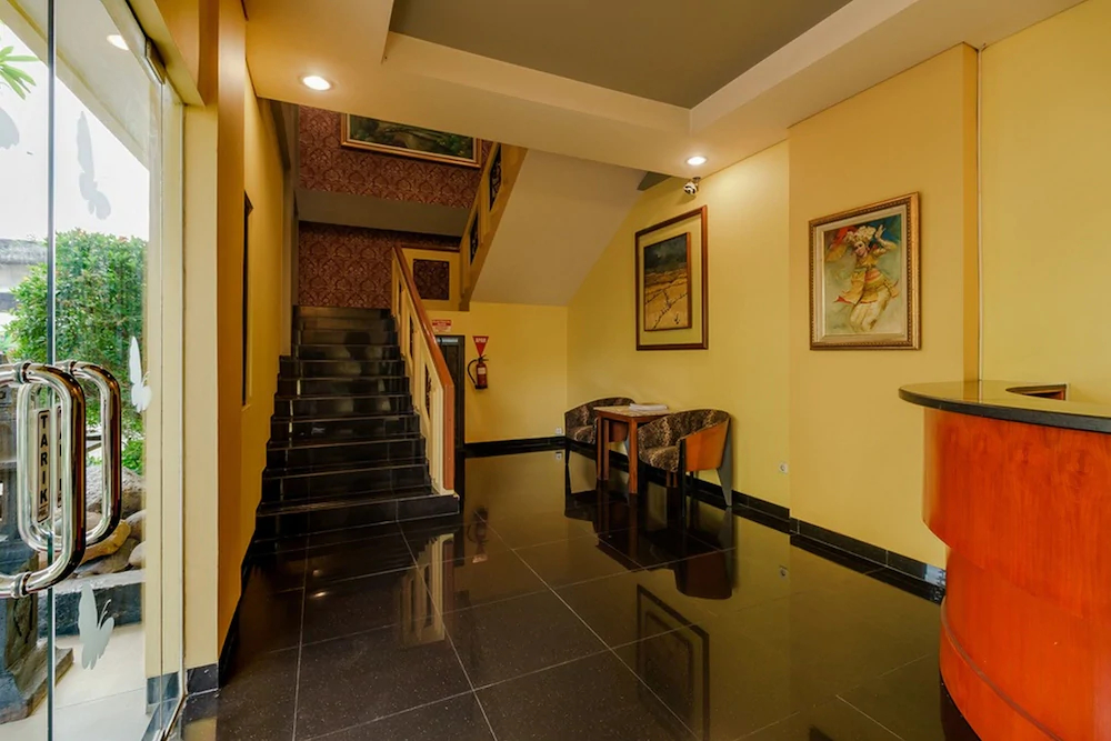 RedDoorz Plus Near Dunia Fantasi Ancol