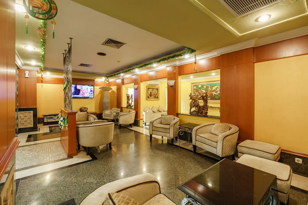 RedDoorz Plus Near Dunia Fantasi Ancol