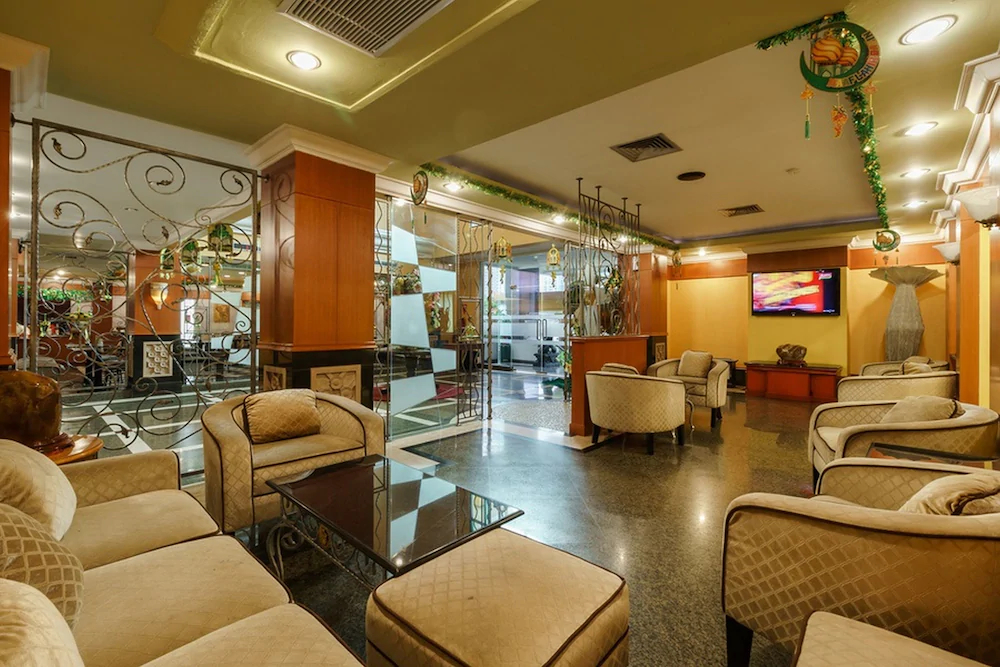 RedDoorz Plus Near Dunia Fantasi Ancol