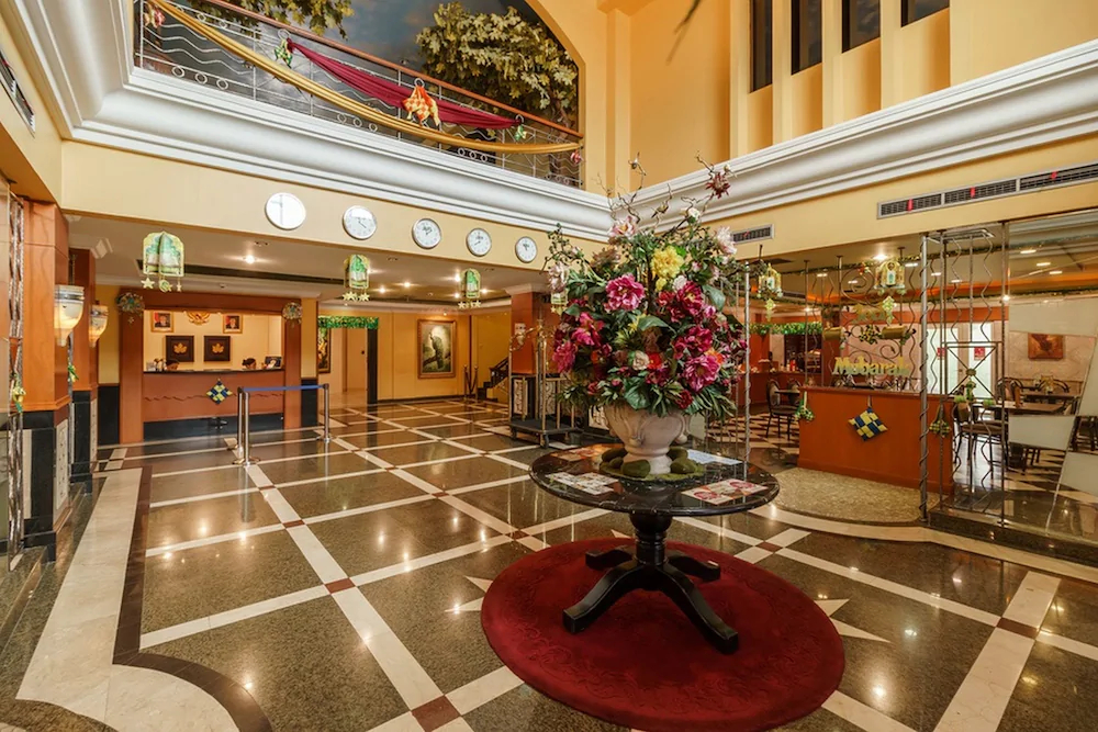 RedDoorz Plus Near Dunia Fantasi Ancol