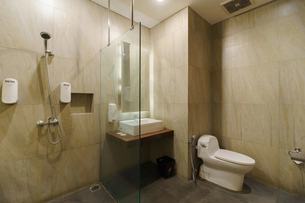 RedDoorz Plus Near Dunia Fantasi Ancol