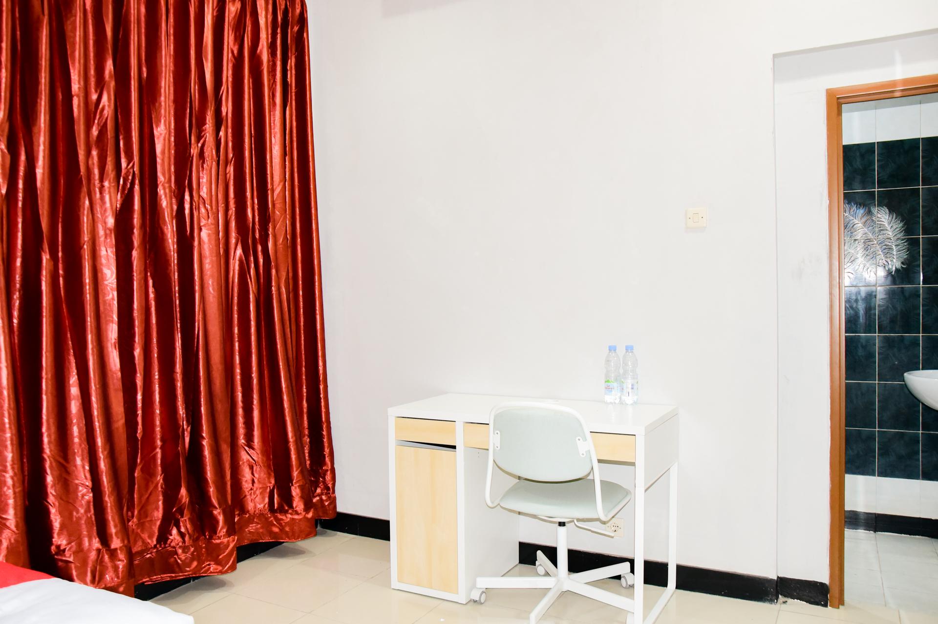 RedDoorz Plus Near Mall Kelapa Gading