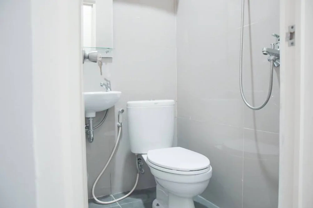 Reddoorz Plus Near Manggarai Station 3