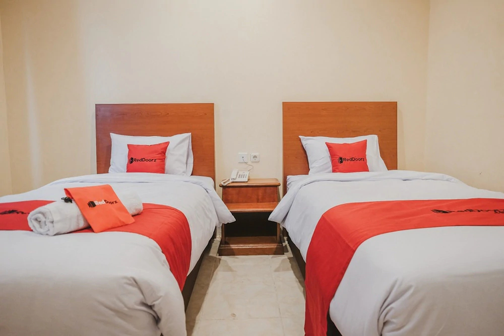 RedDoorz Plus Near Plaza Blok M