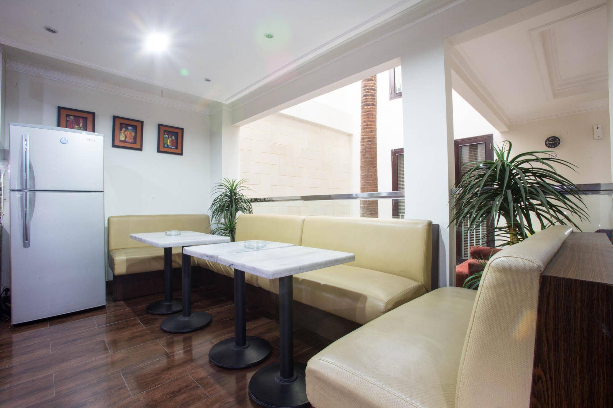 RedDoorz Plus near Pondok Indah Mall