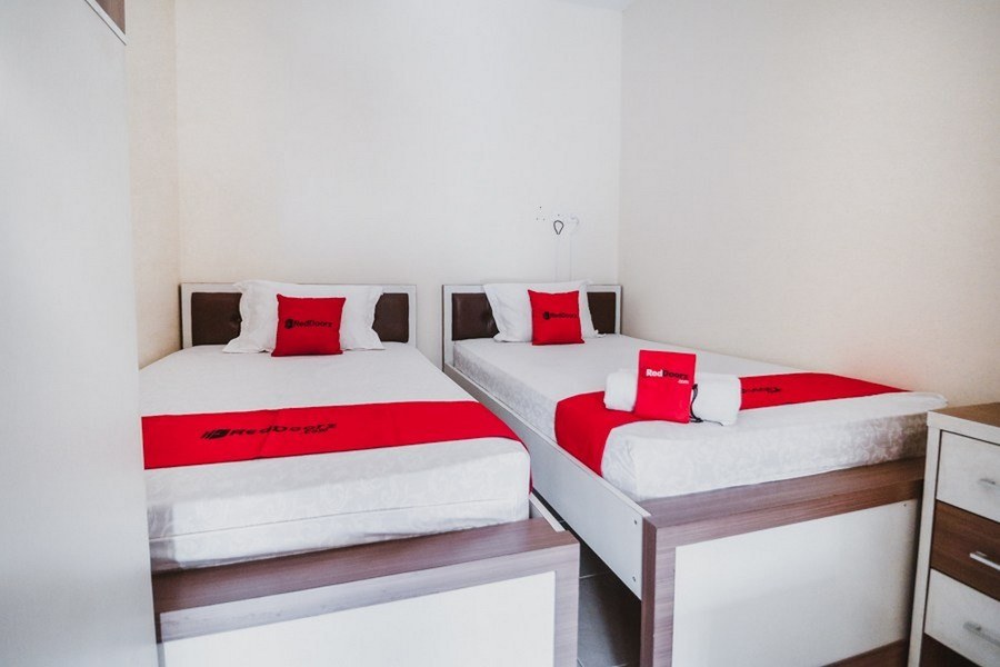 RedDoorz Plus Near Semanggi