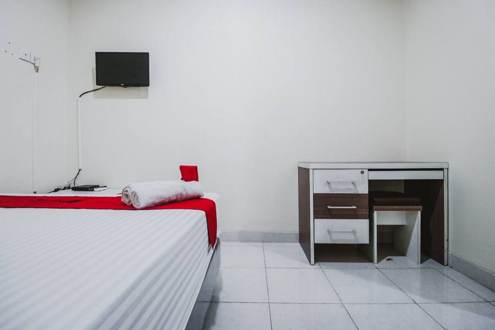 RedDoorz Plus Near Semanggi