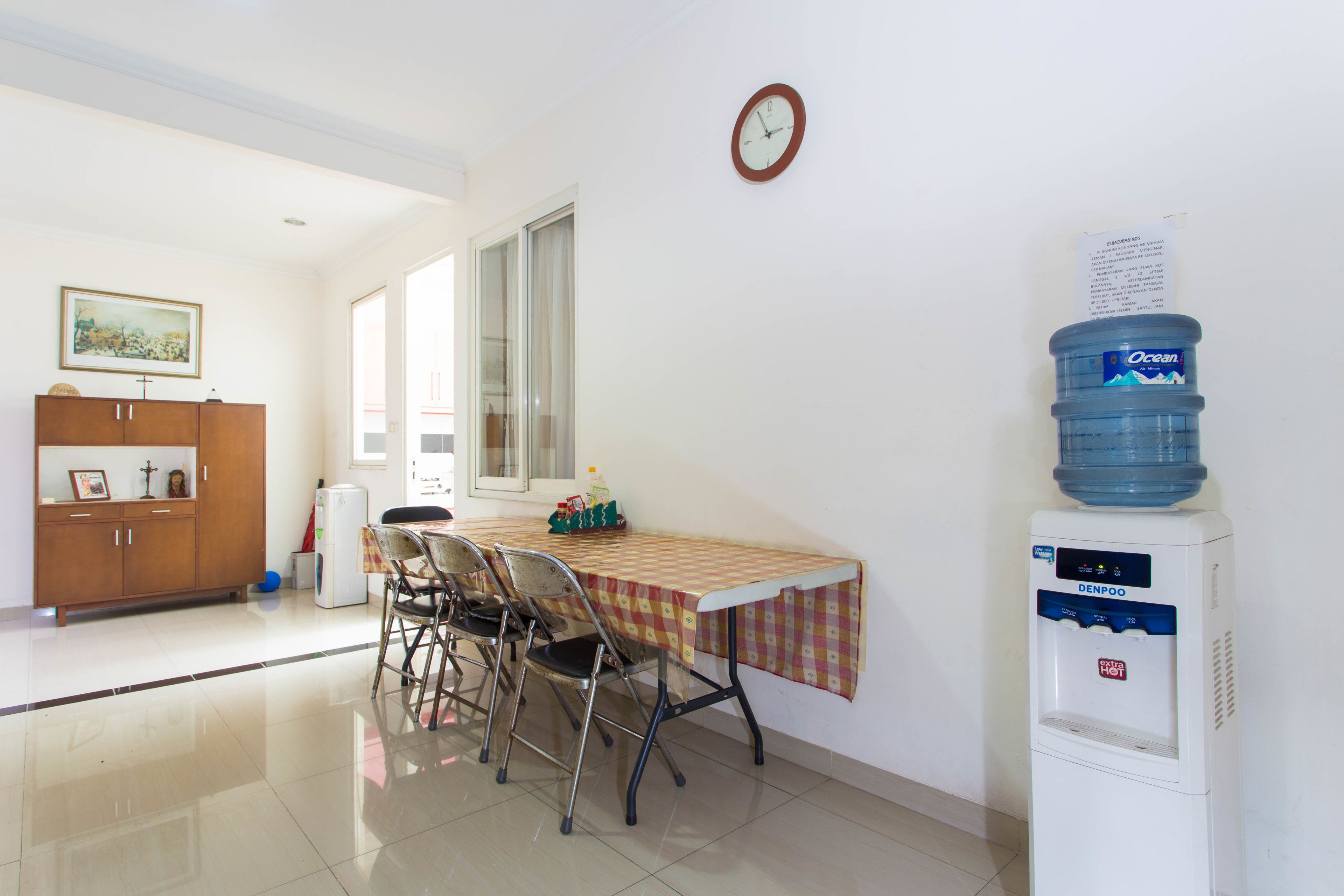 RedDoorz Plus near Siloam Karawaci