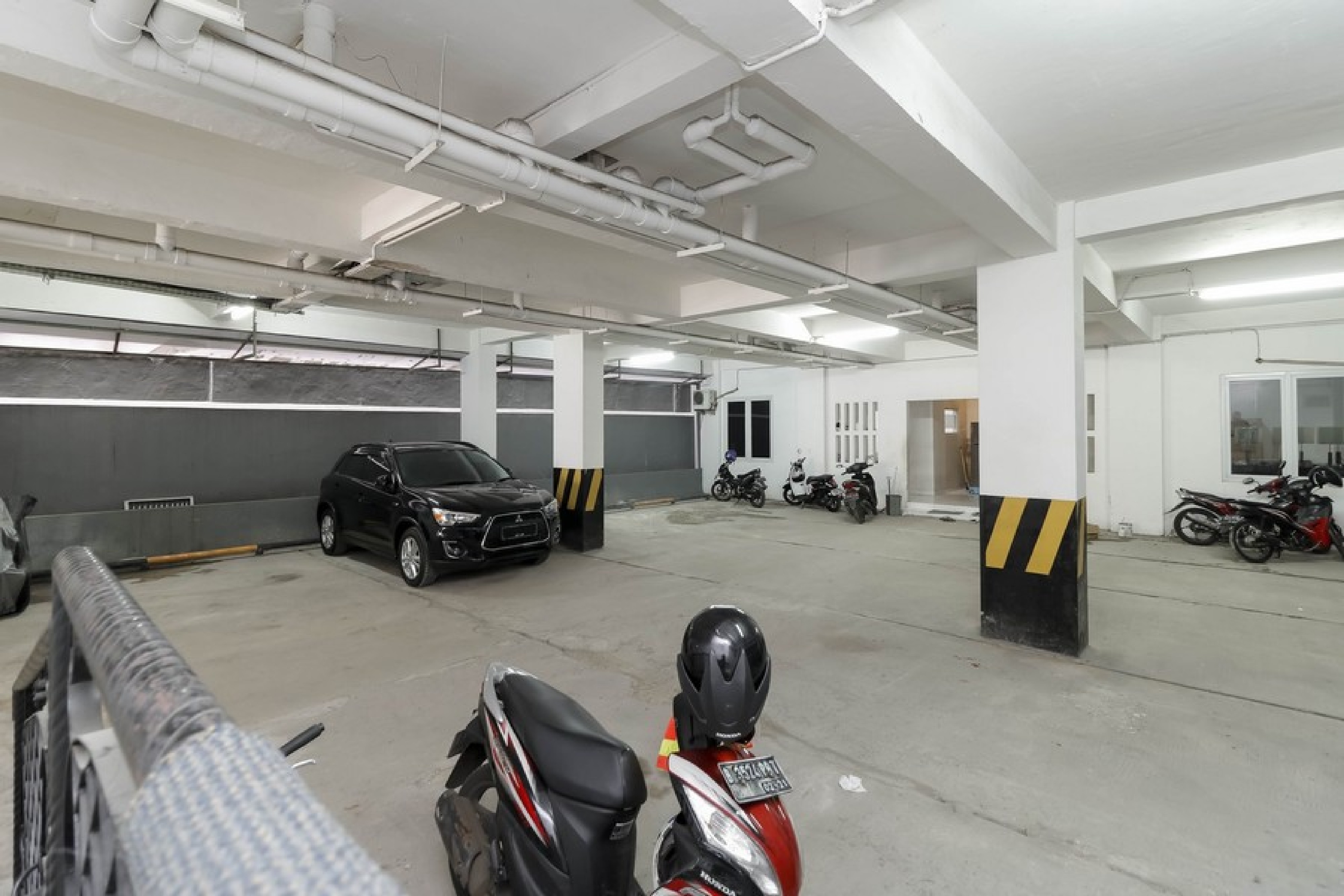 RedDoorz Plus @ Setiabudi Barat