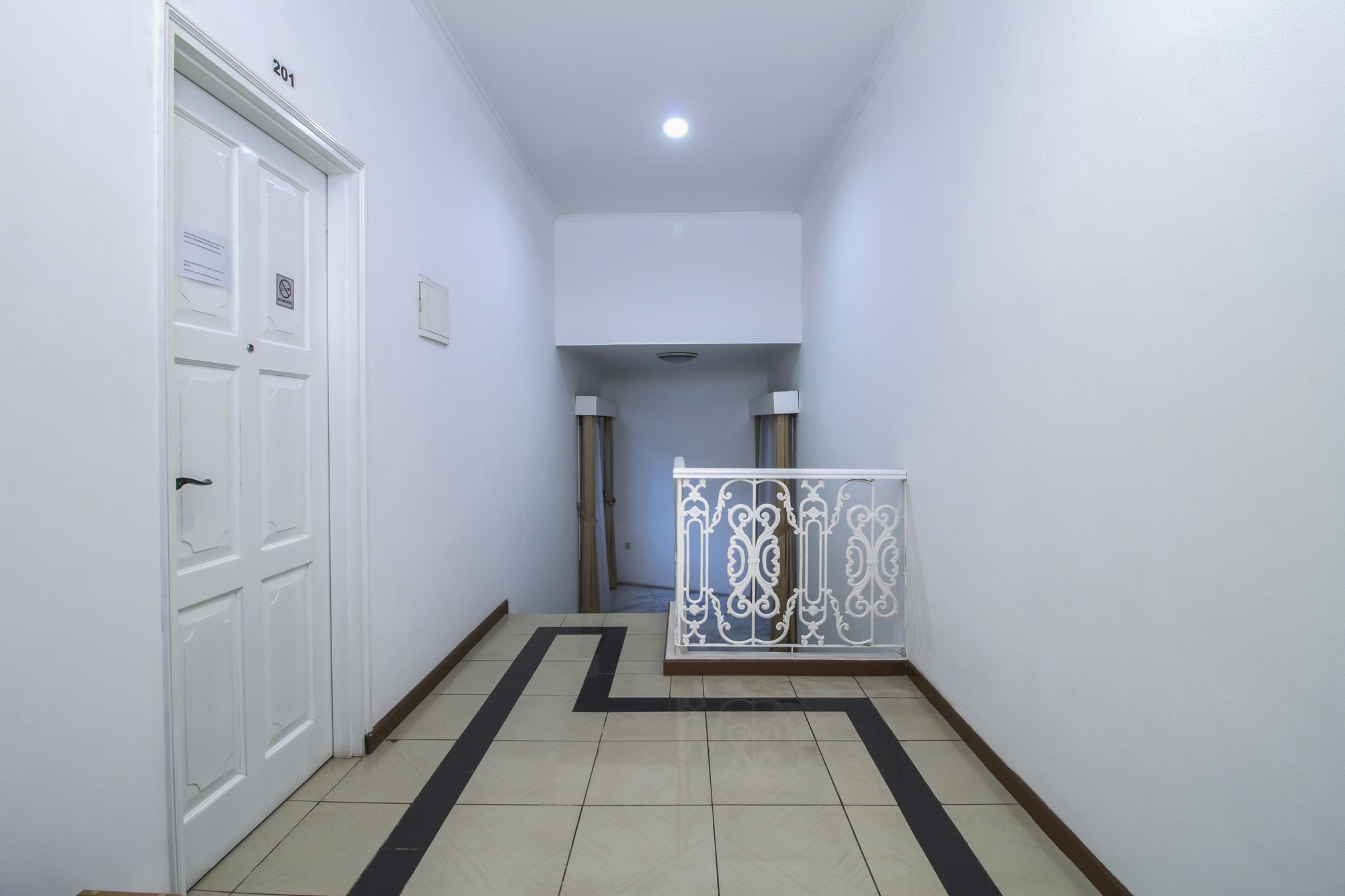 RedDoorz Plus @ Tendean