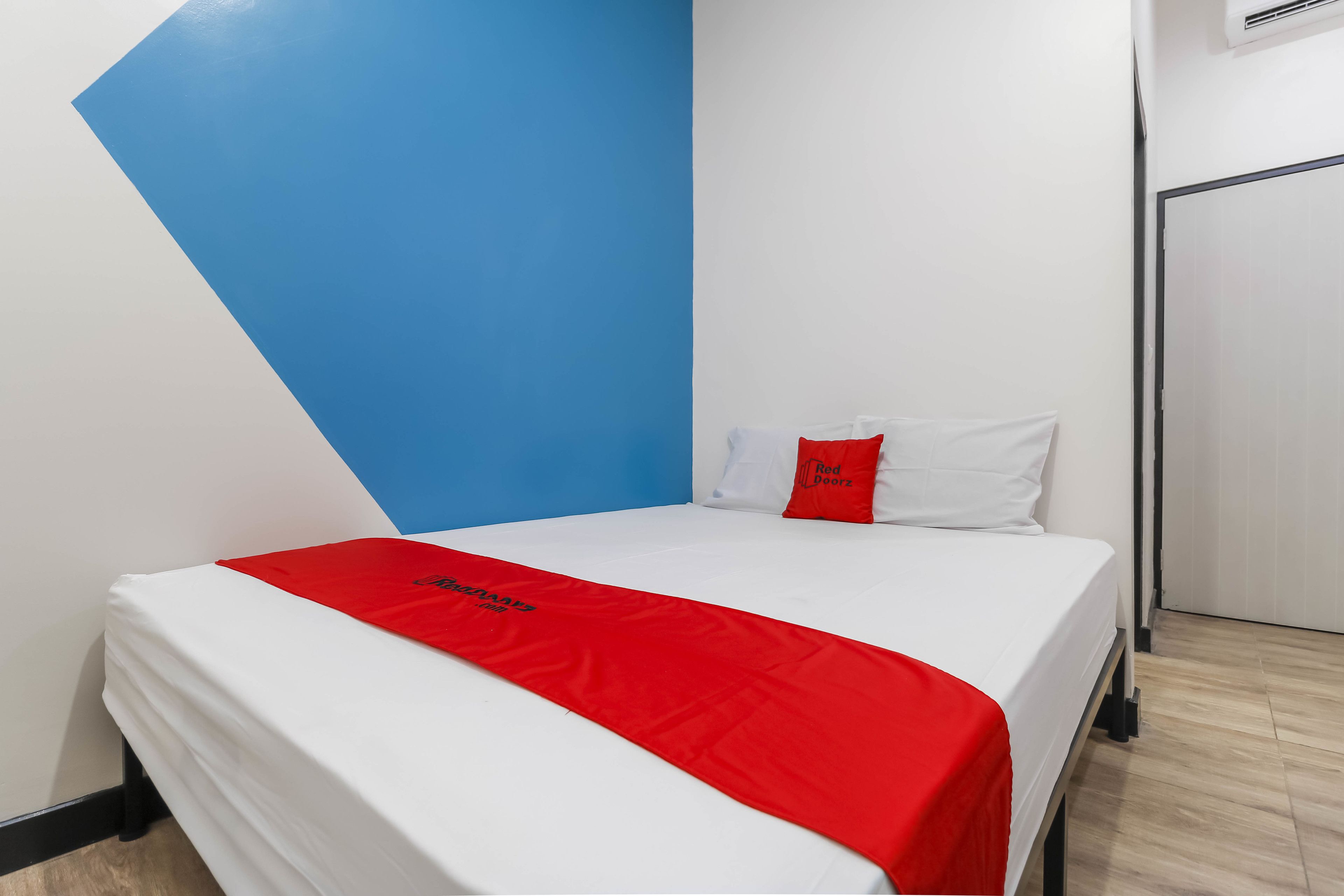 Reddoorz Plus W Guesthouse