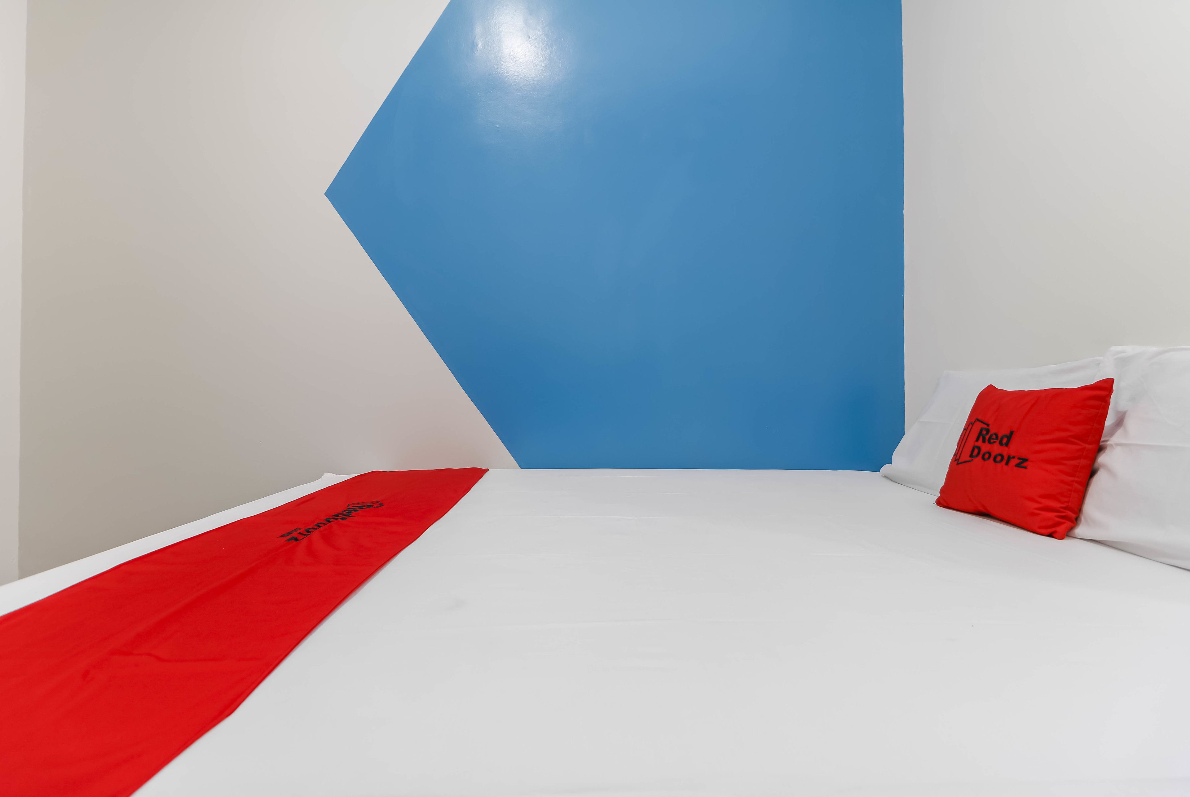 Reddoorz Plus W Guesthouse