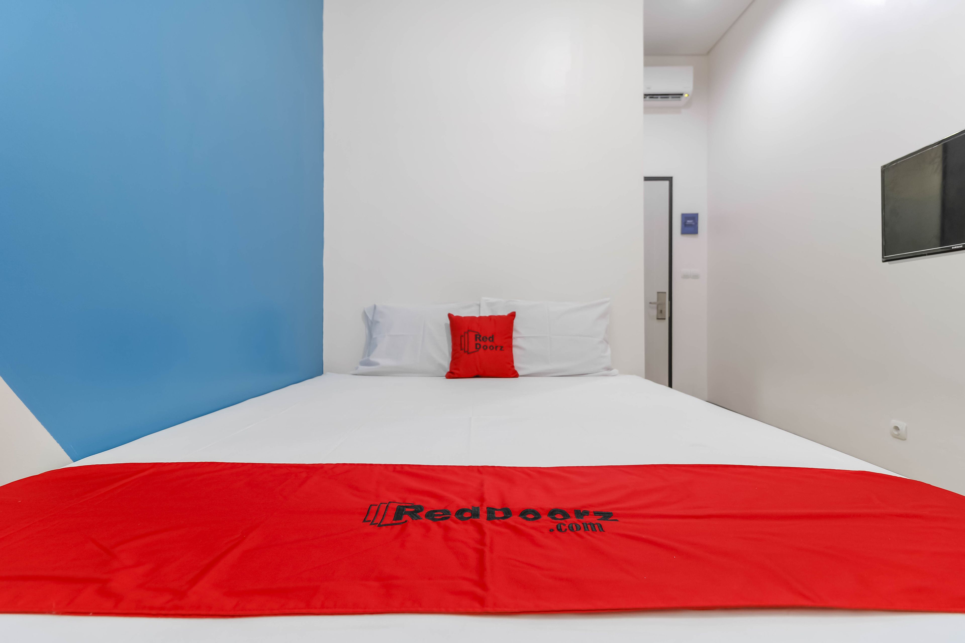 Reddoorz Plus W Guesthouse