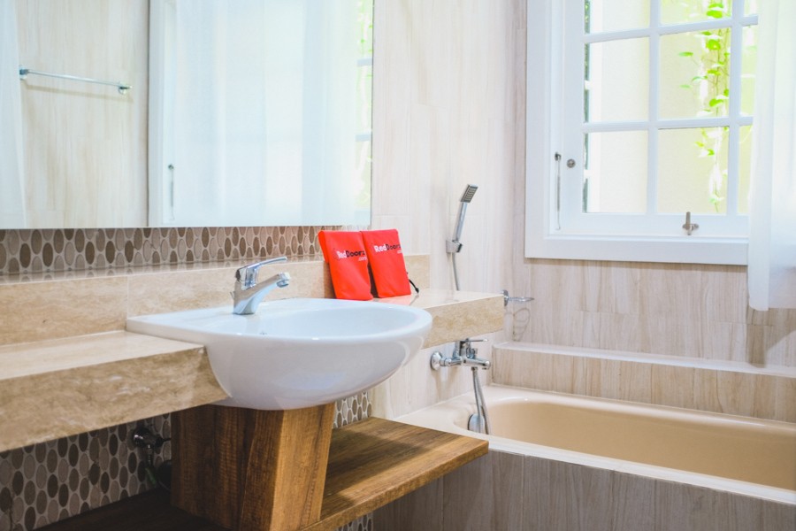 Reddoorz Premium Near Rs Pondok Indah
