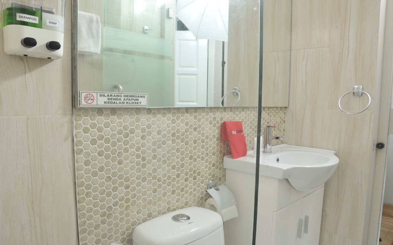 Reddoorz Premium Near Rs Pondok Indah