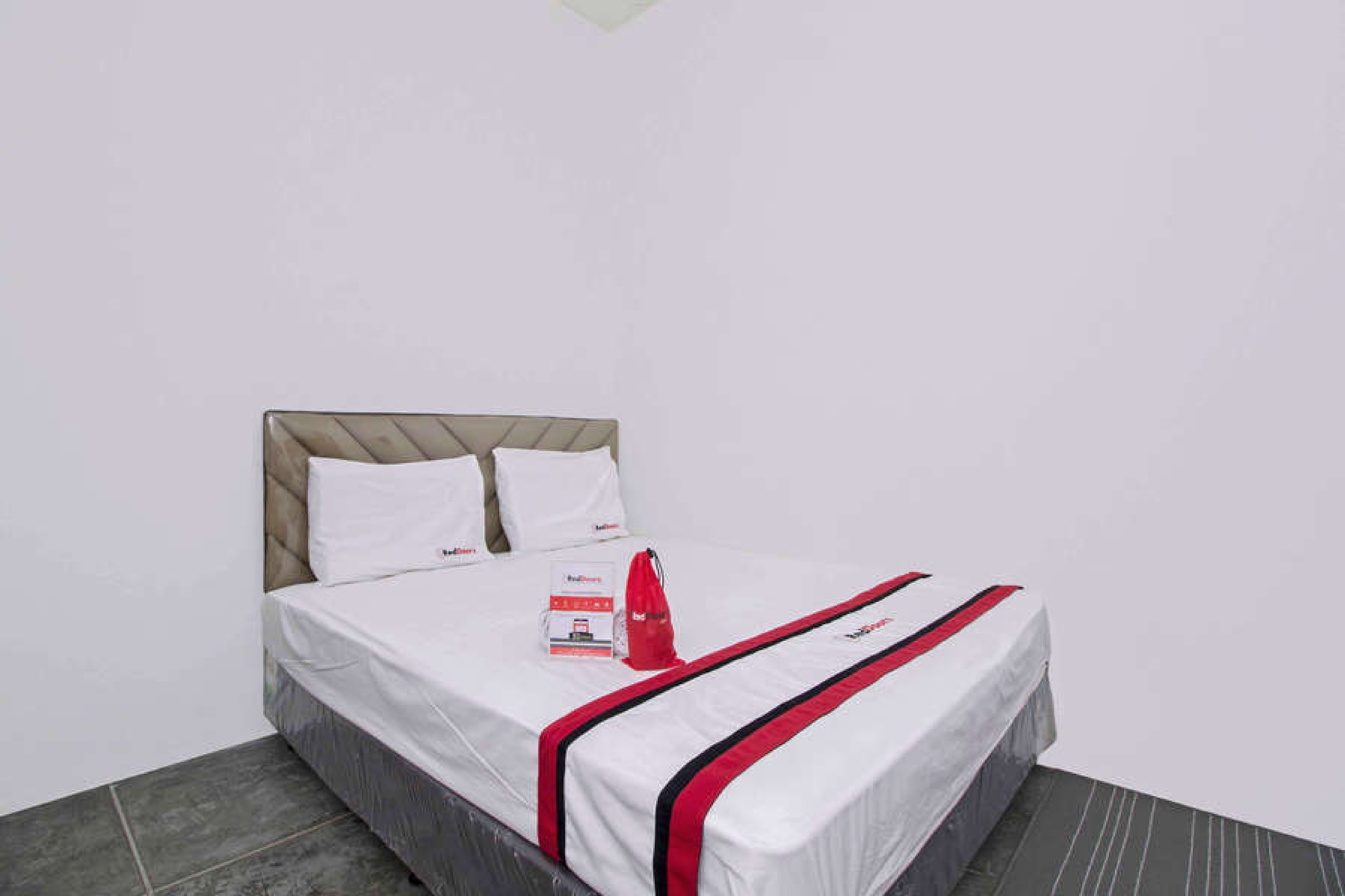 Radio Dalam by RedDoorz