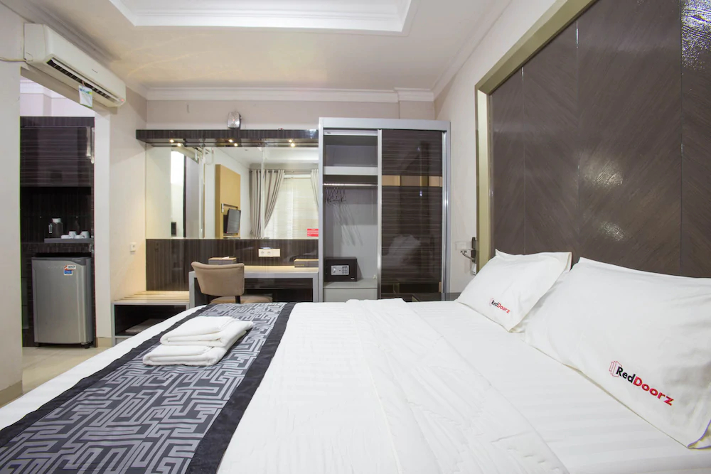 RedDoorz Syariah Near Pondok Indah Mall 3