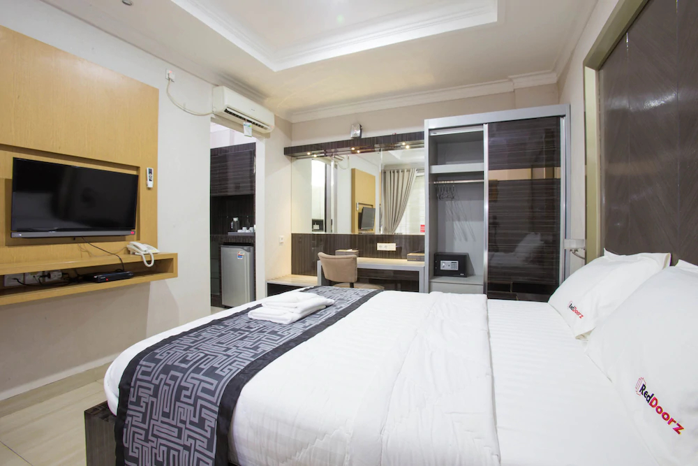 RedDoorz Syariah Near Pondok Indah Mall 3