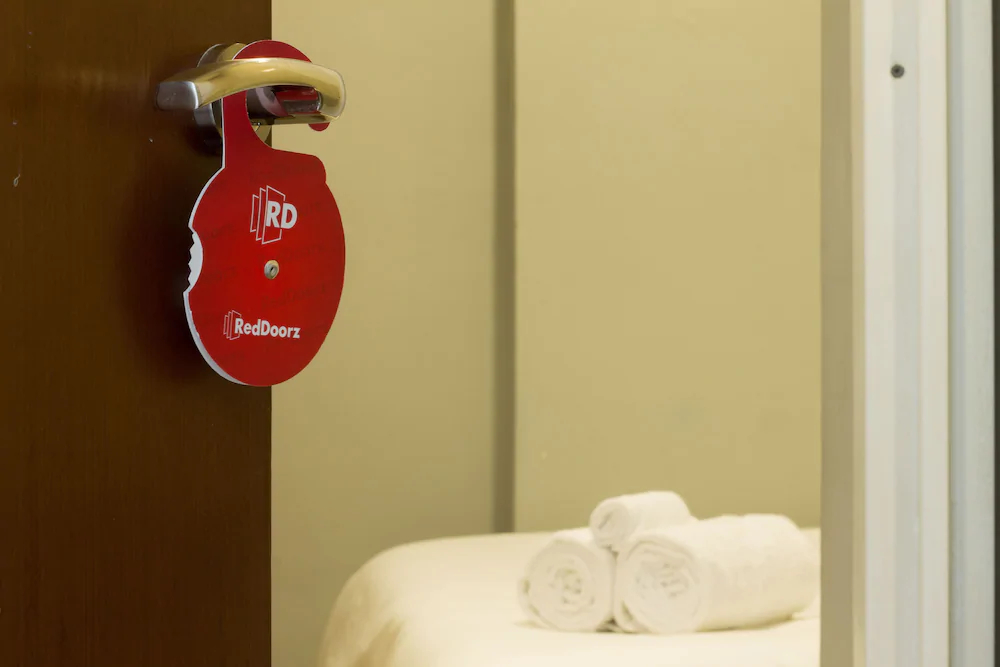 RedDoorz Syariah Near Pondok Indah Mall 3
