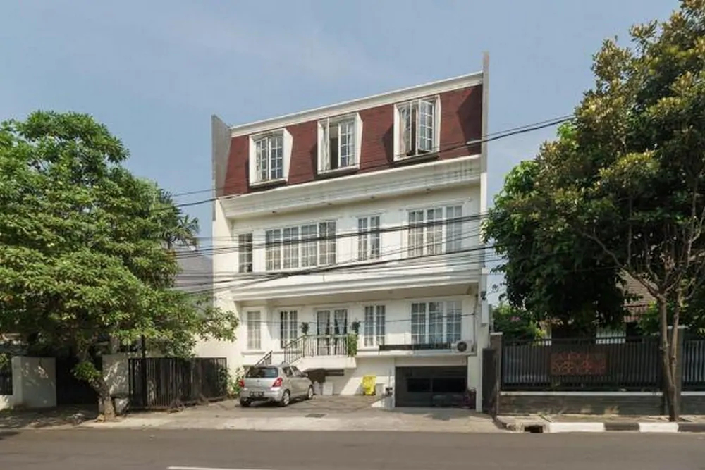 RedDoorz Syariah Plus Near Pancoran 2