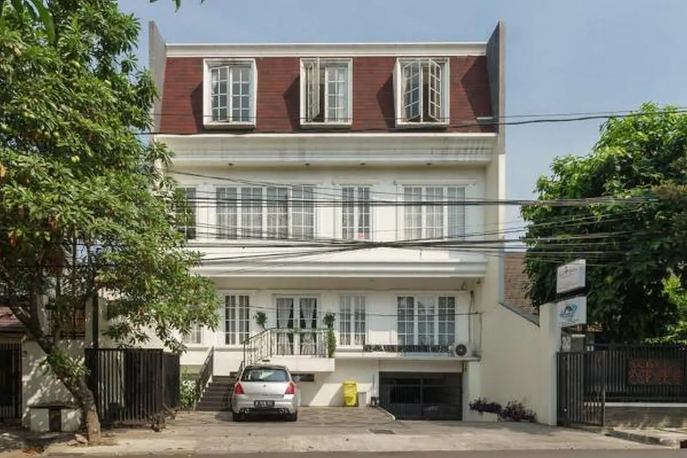 RedDoorz Syariah Plus Near Pancoran 2