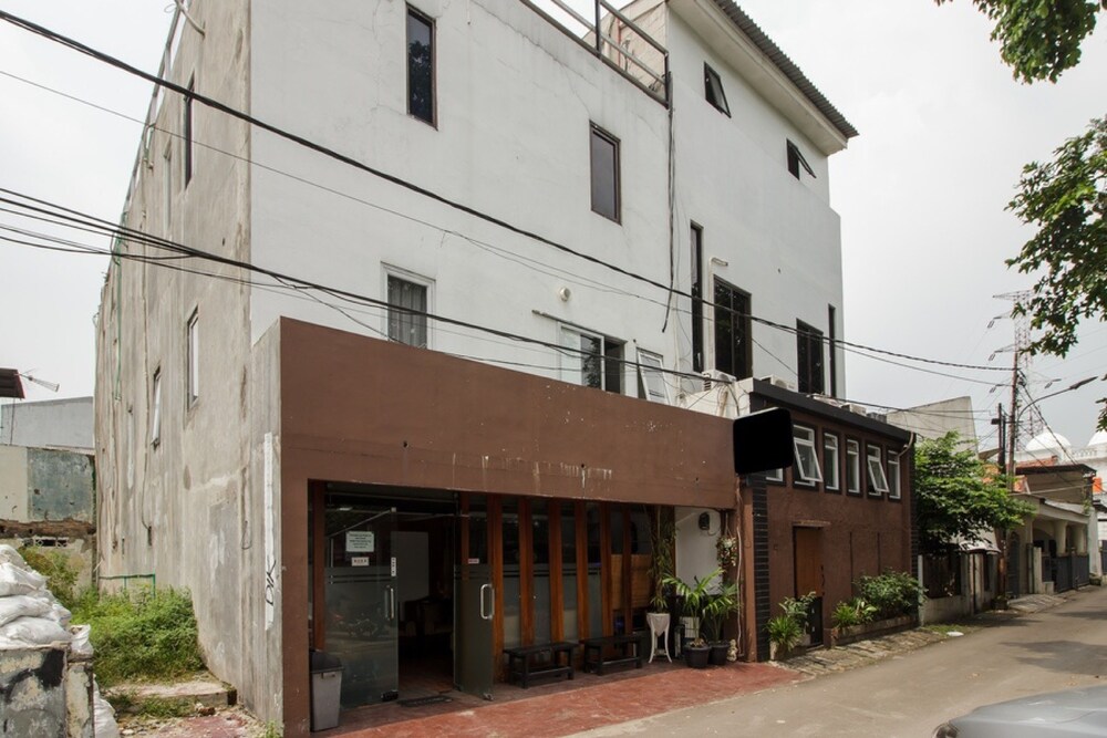 RedDoorz @ Taman Bendungan Asahan