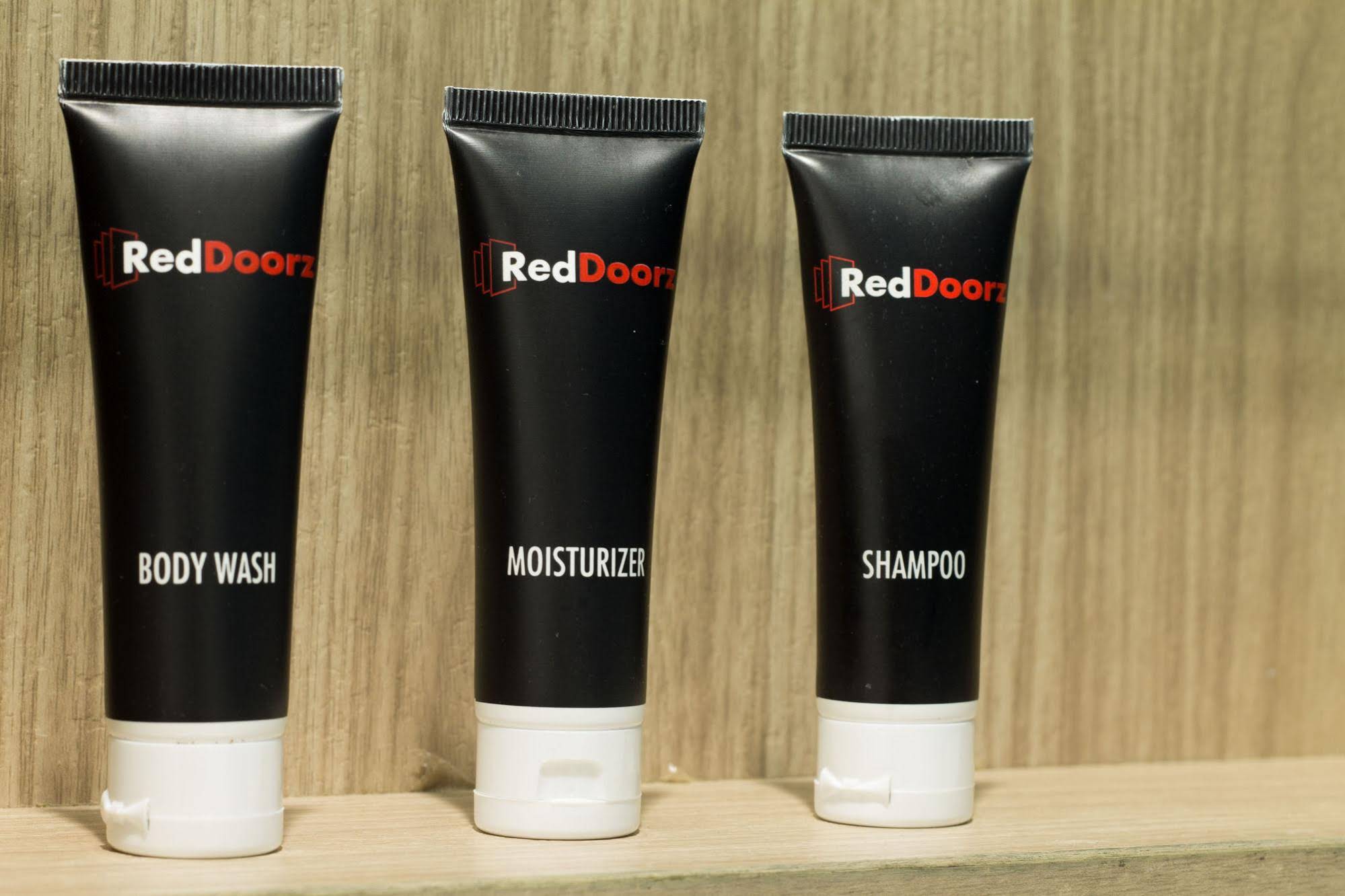 RedDoorz @ Taman Lebak Bulus