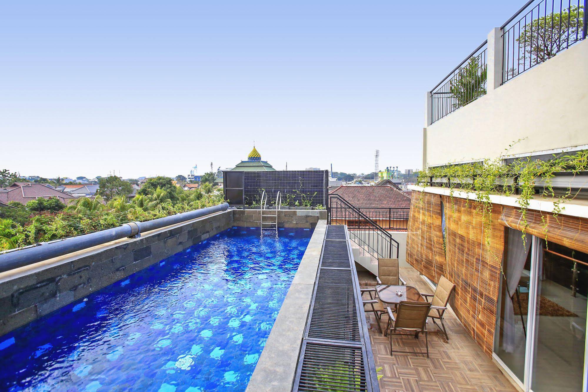 RedDoorz @ Taman Lebak Bulus