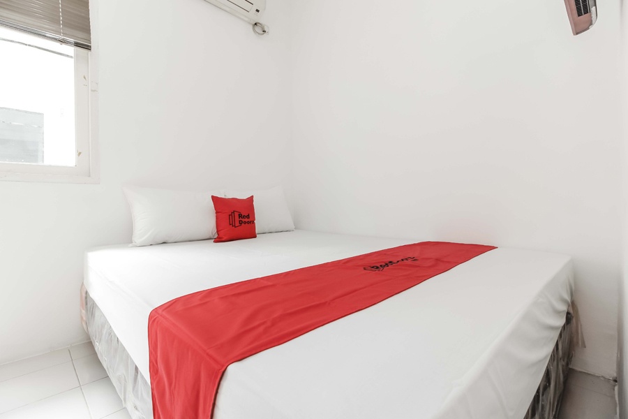 RedDoorz @ Tondano Benhil