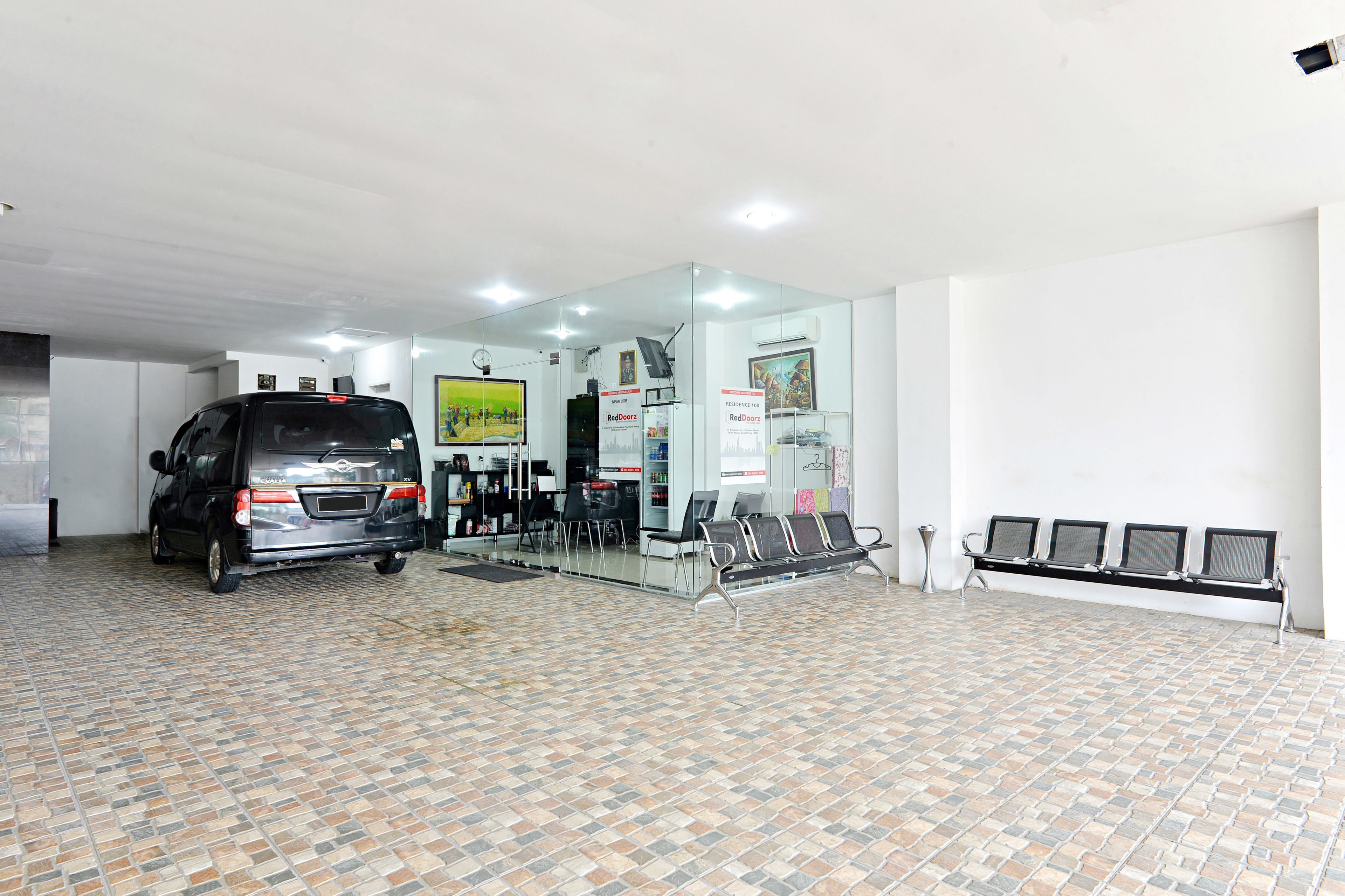 Residence100 by ZEN Rooms