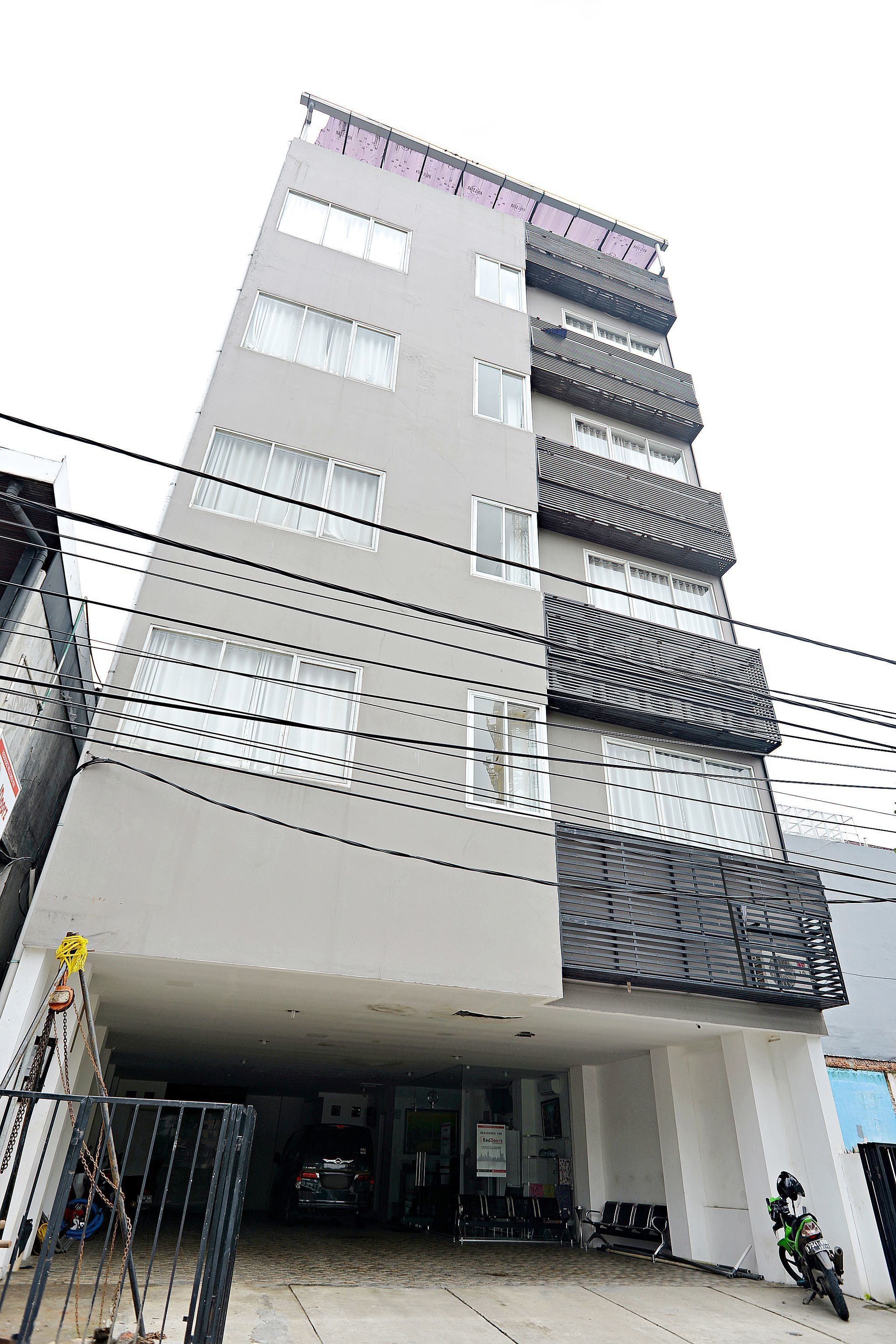 Residence100 by ZEN Rooms