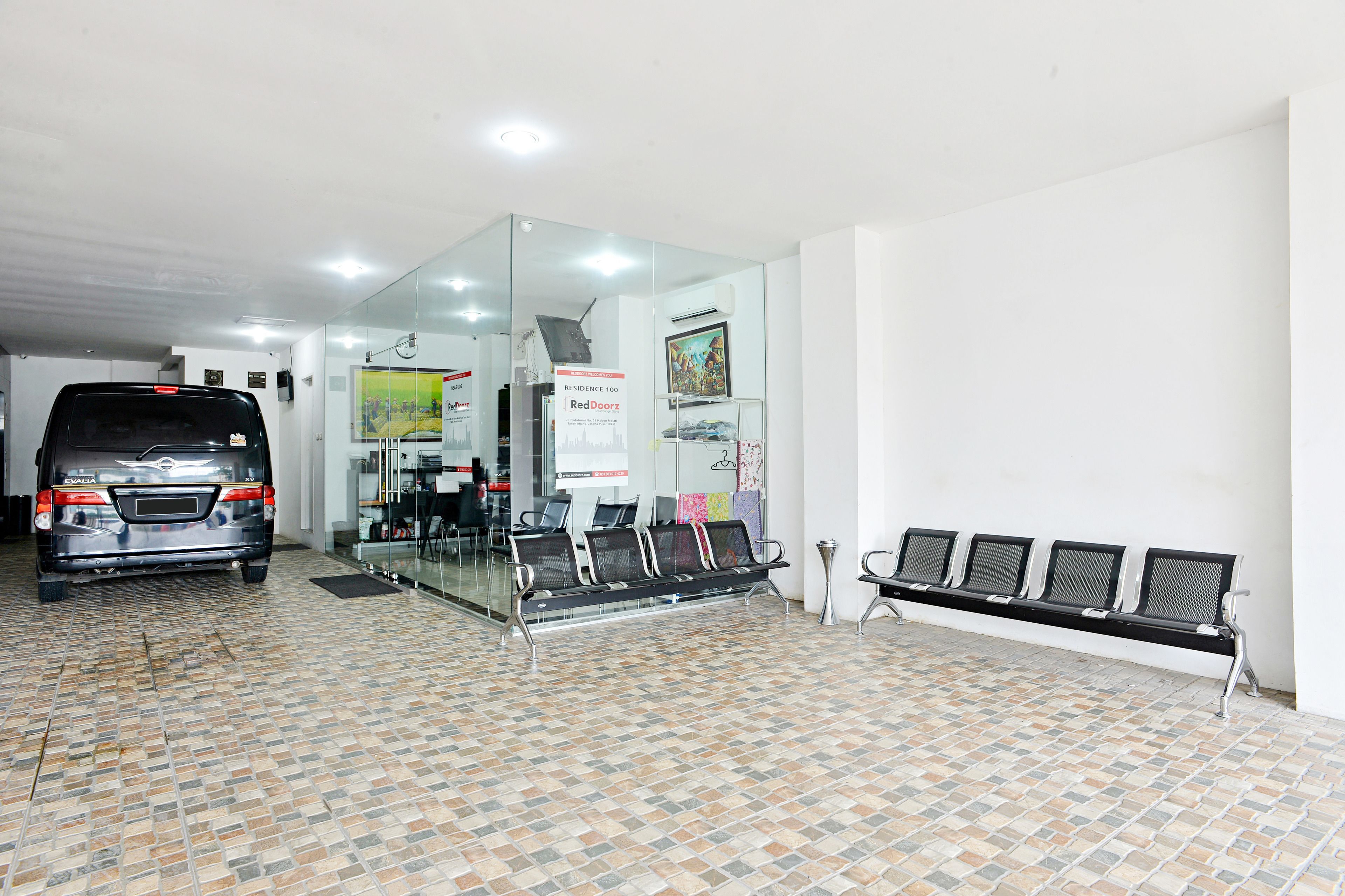 Residence100 by ZEN Rooms