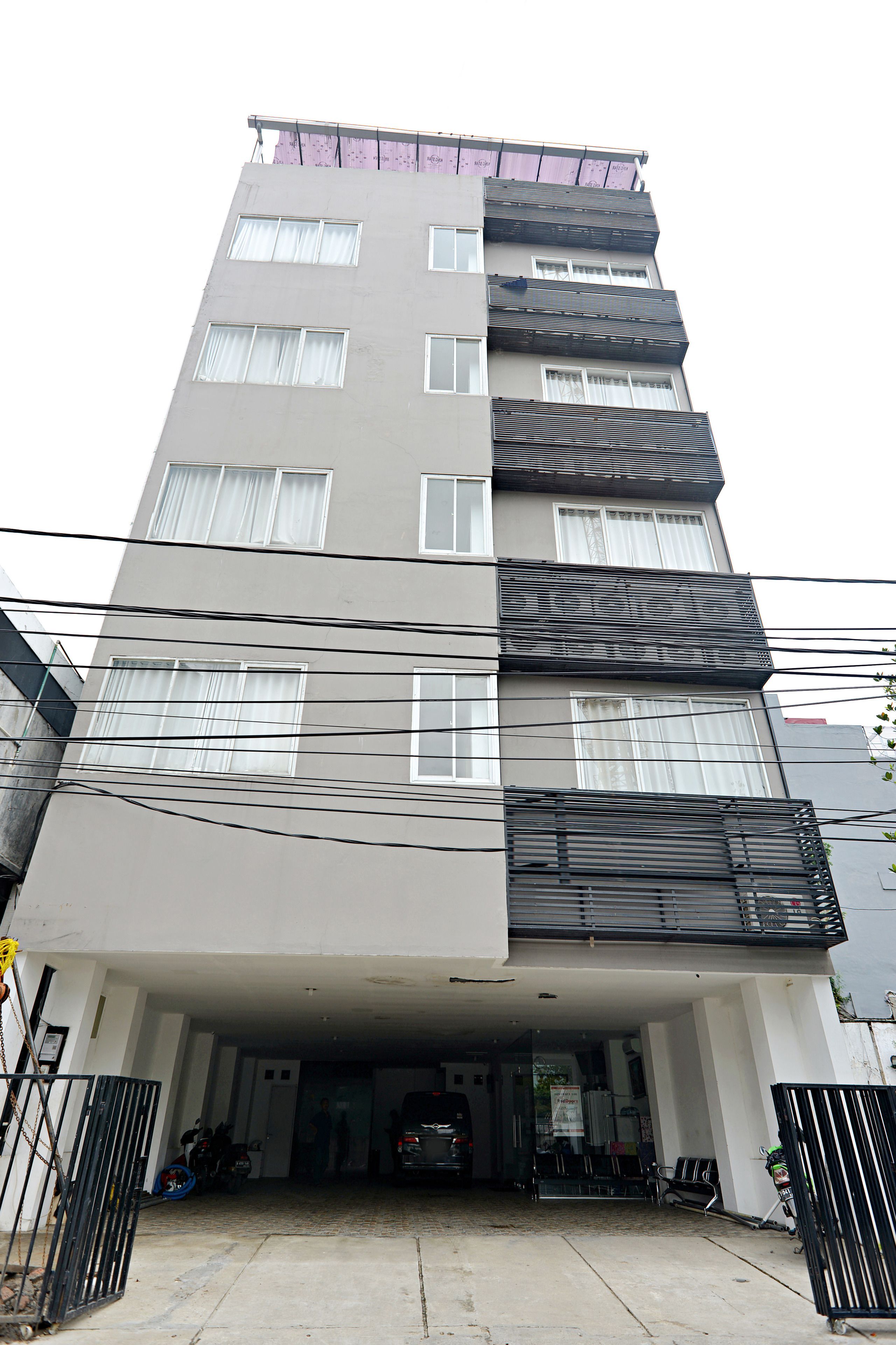 Residence100 by ZEN Rooms