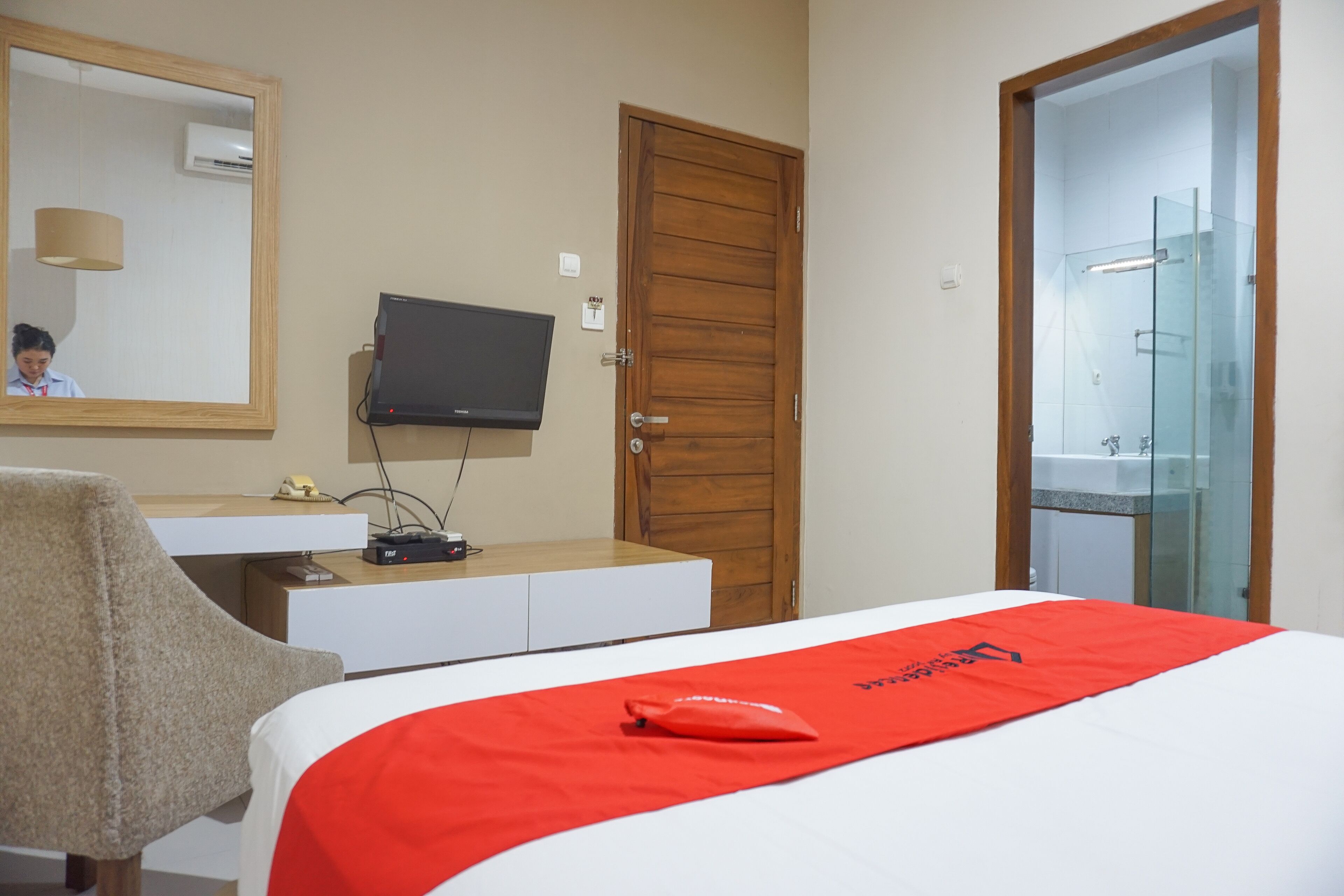 Residences By RedDoorz Syariah Near Tebet Timur Dalam