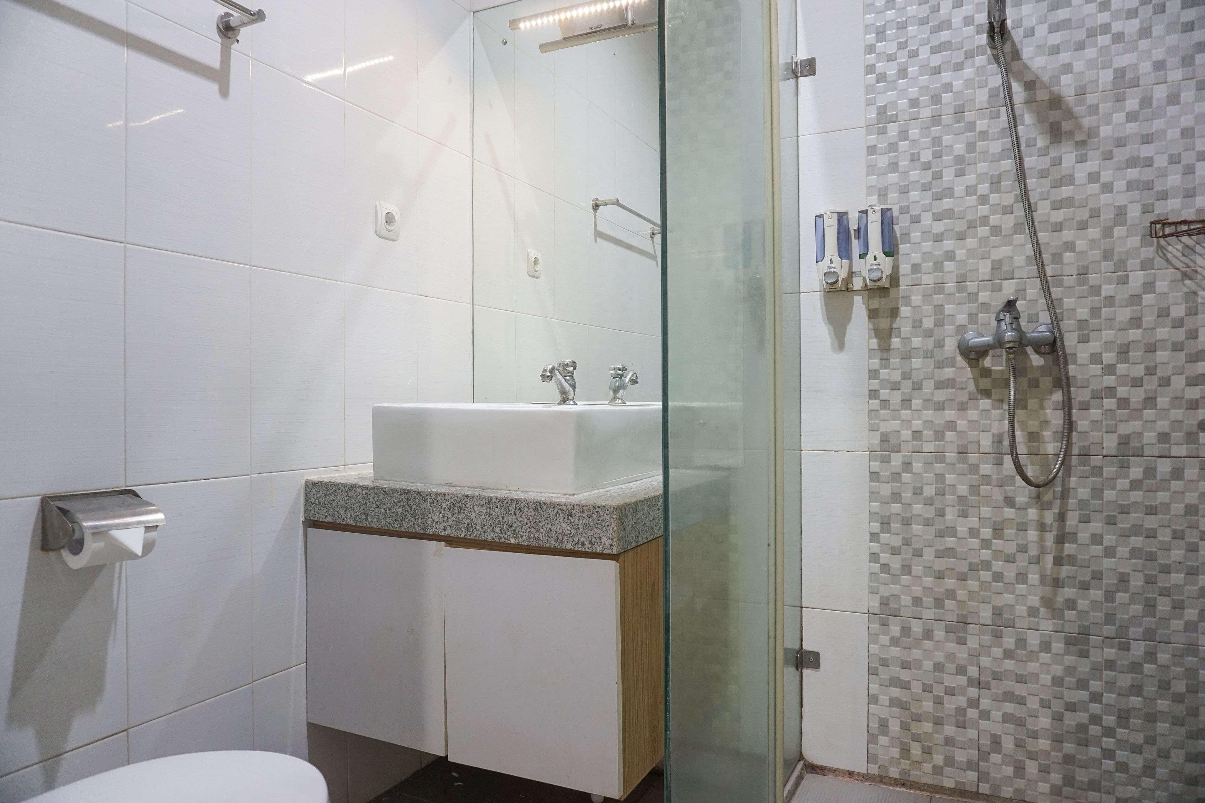 Residences By RedDoorz Syariah Near Tebet Timur Dalam