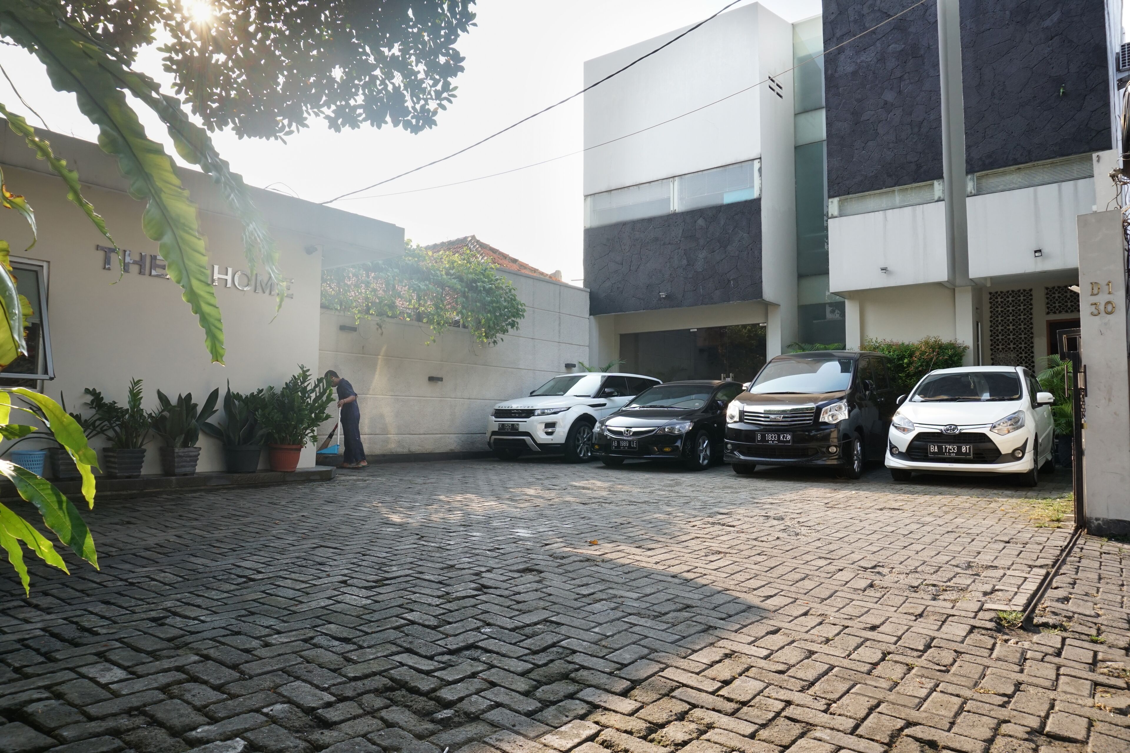 Residences By RedDoorz Syariah Near Tebet Timur Dalam