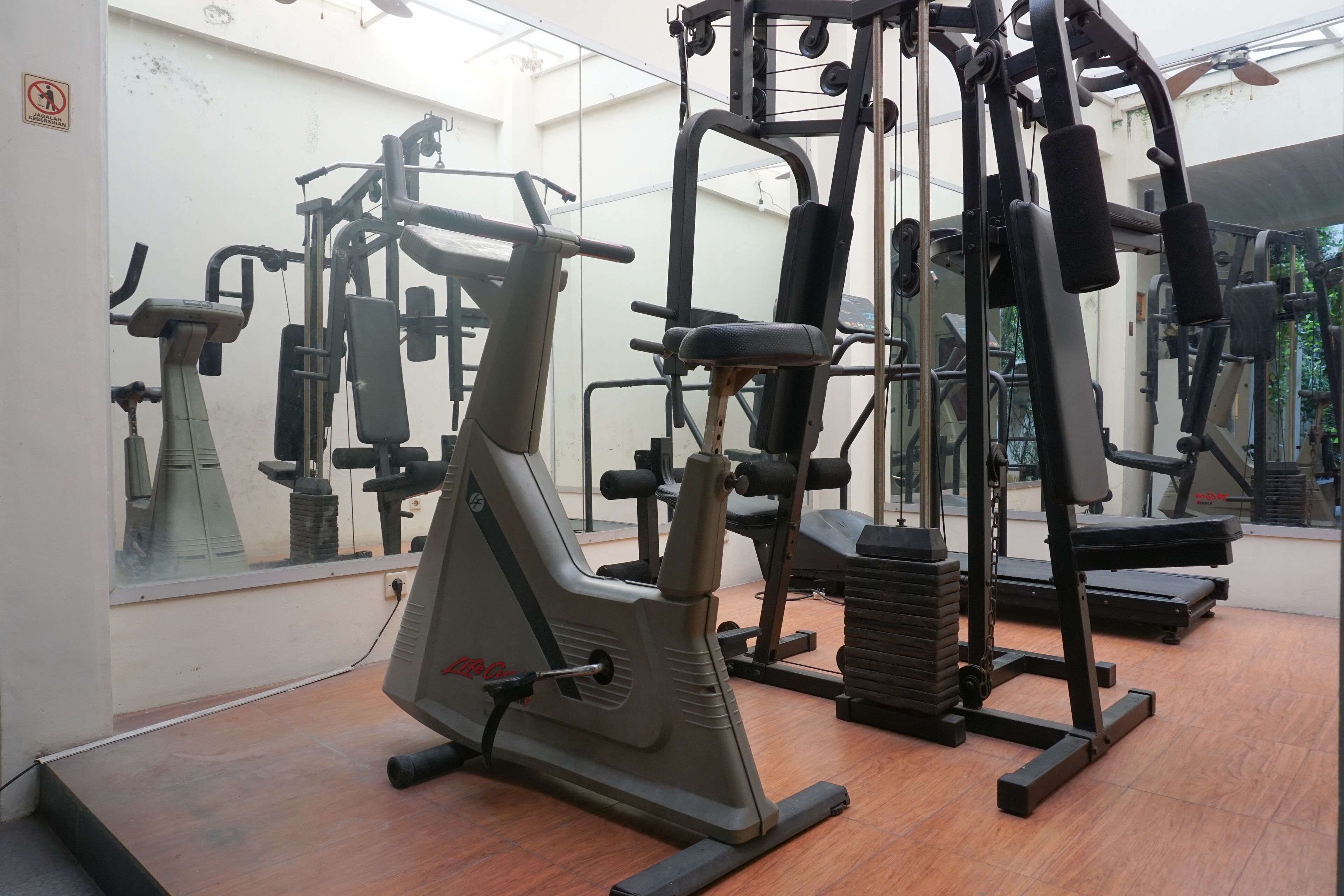 Residences By RedDoorz Syariah Near Tebet Timur Dalam