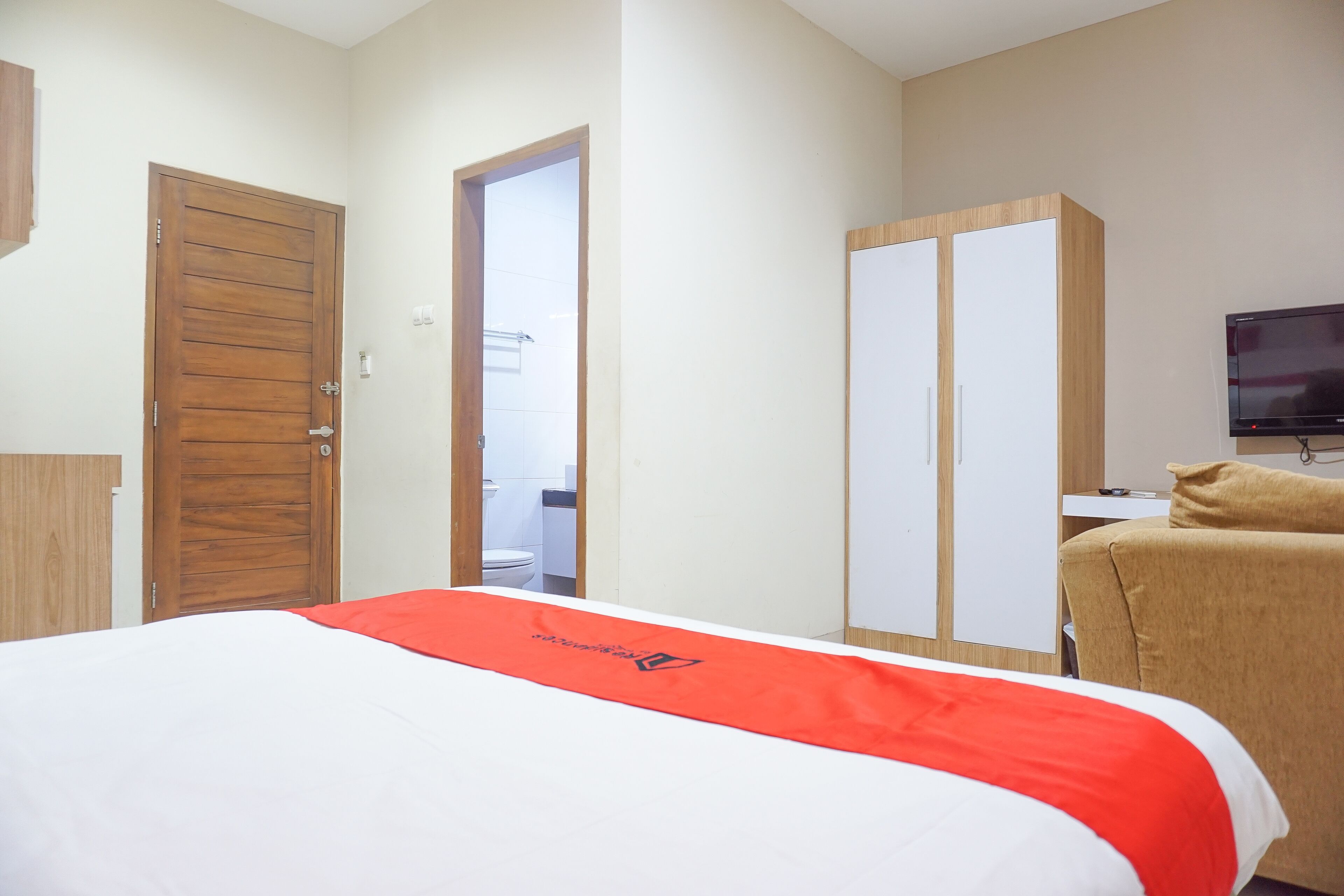 Residences By RedDoorz Syariah Near Tebet Timur Dalam