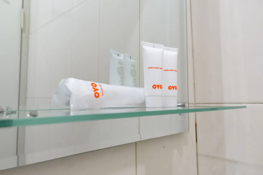 Residence Stasiun Tebet Syariah by OYO Rooms