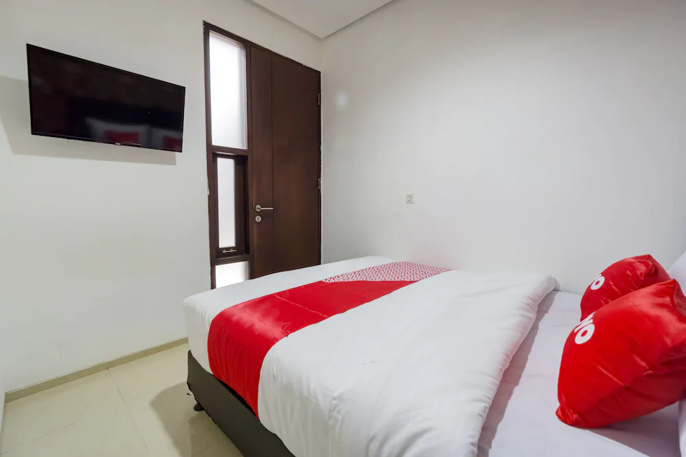 Residence Stasiun Tebet Syariah by OYO Rooms