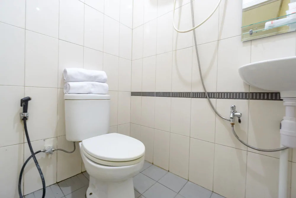 Residence Stasiun Tebet Syariah by OYO Rooms